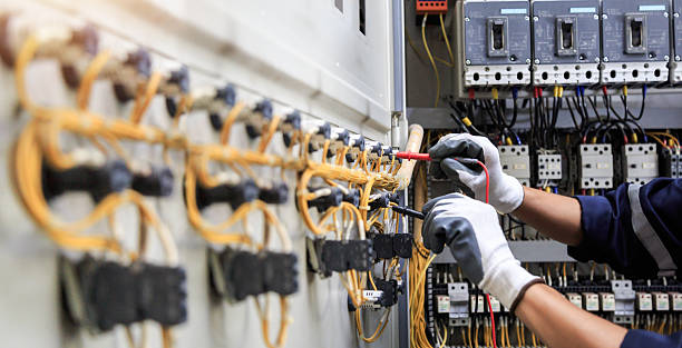 Professional Electrician technician working in Lantana, TX